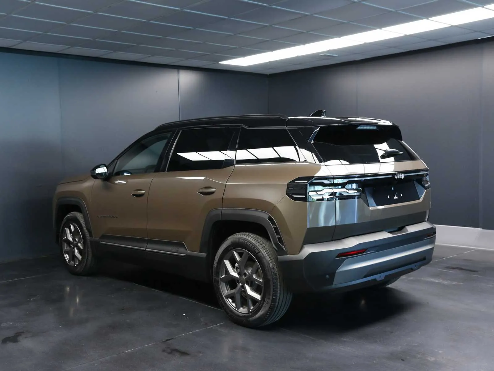 Jeep Compass 1.2 turbo e-hybrid mhev Summit fwd 145cv edct6 2026 — foto 6