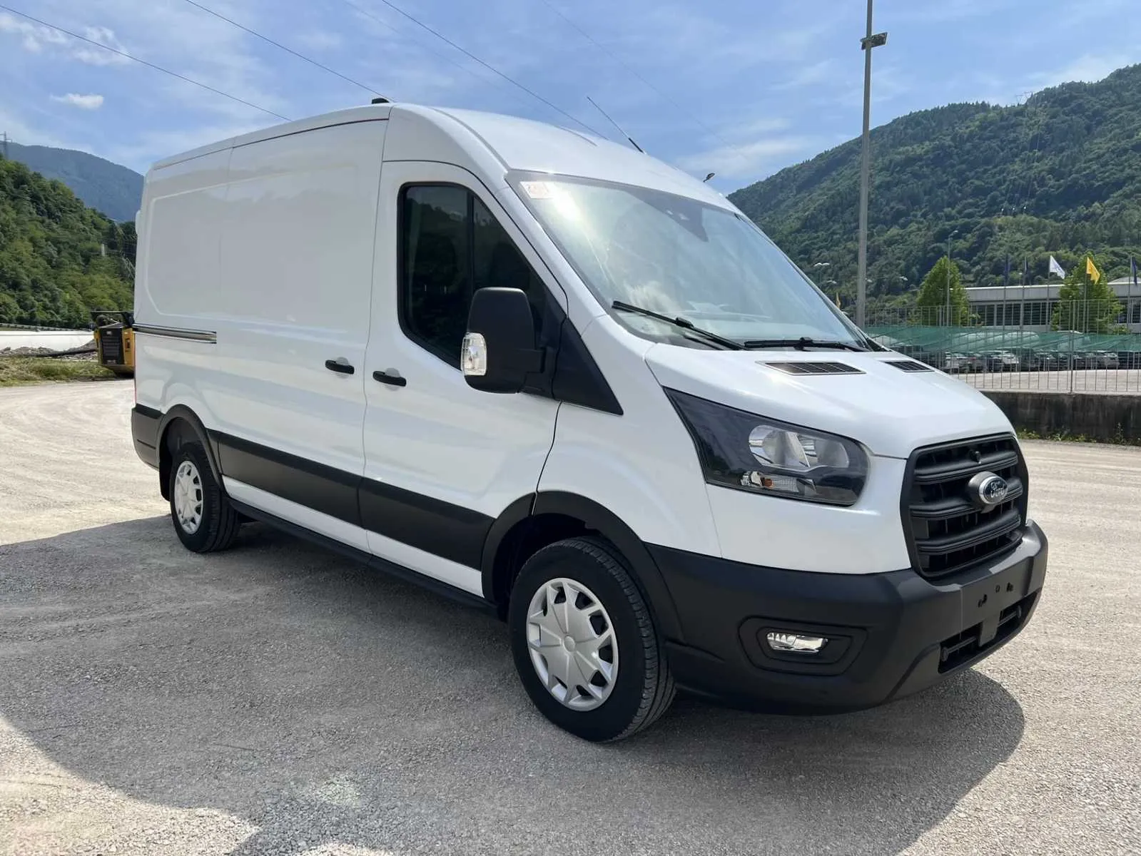 Ford Transit 310 fwd 2.0 ecoblue 130cv trend L2H2 auto 2025 — foto 2