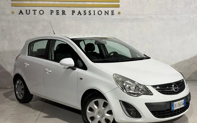 Opel Corsa Benzina 4 Stagioni Neopatentati