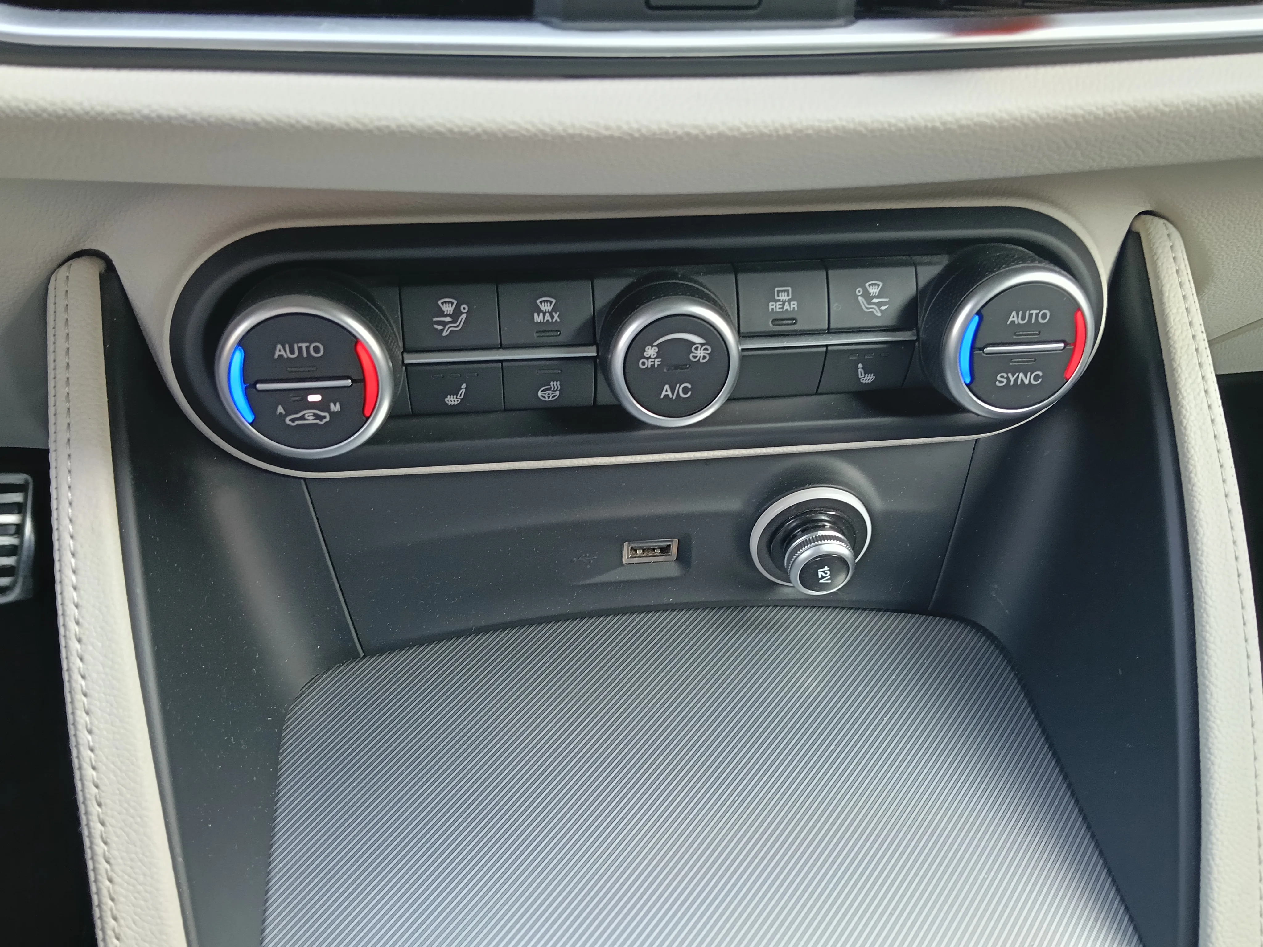 Alfa Romeo Stelvio 2.0 t Veloce Q4 280cv auto 2020 — foto 21