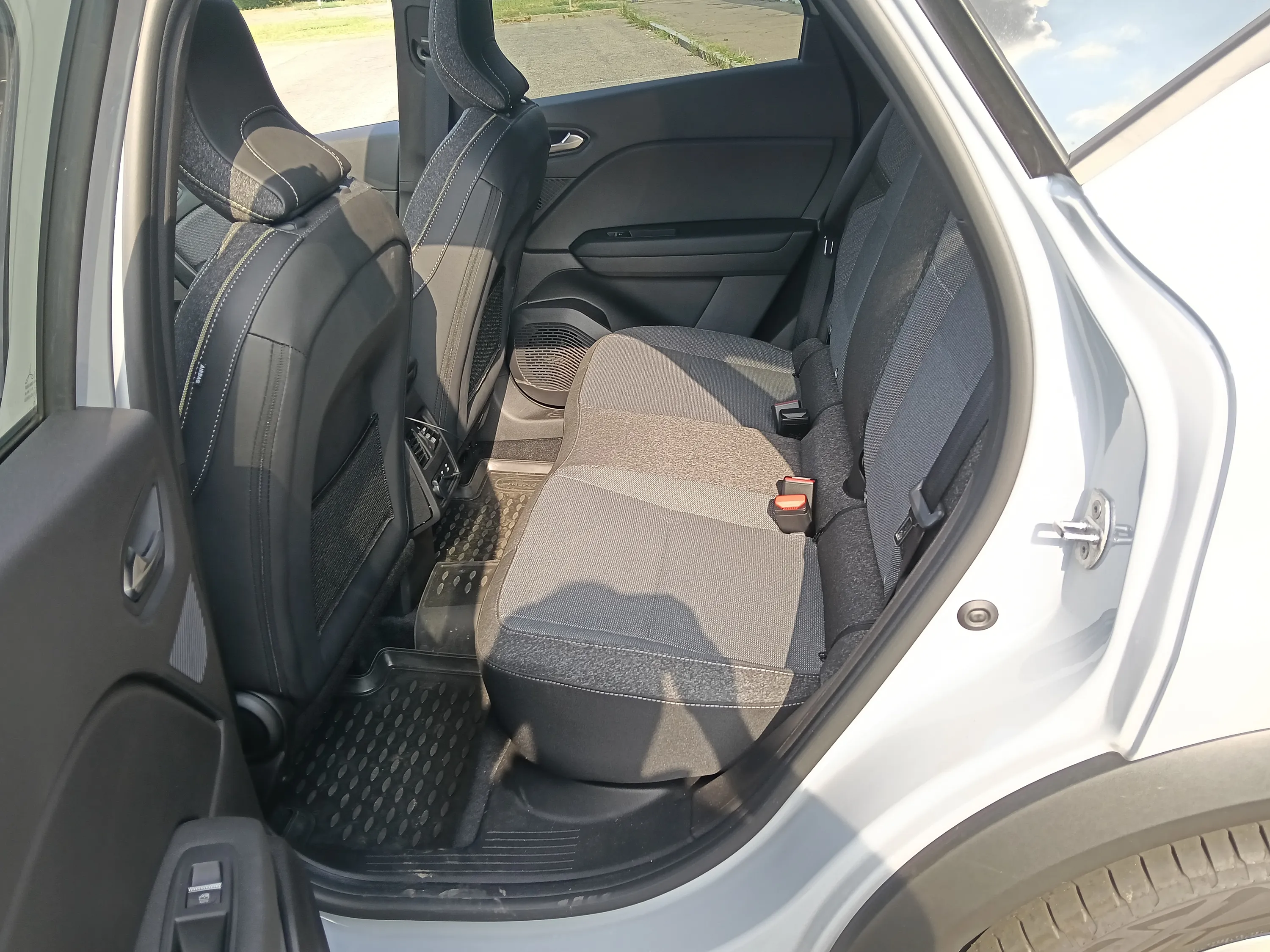 Renault Captur 1.0 eco-g Techno 100cv 2025 — foto 11