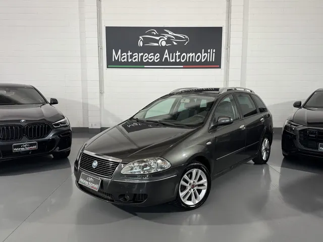 Fiat Croma mjt 16V 1.9cc 150cv Doppio tetto panoramico Finanziabile