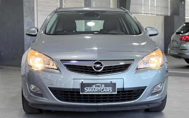 Opel Astra IV 2010 Sports Tourer