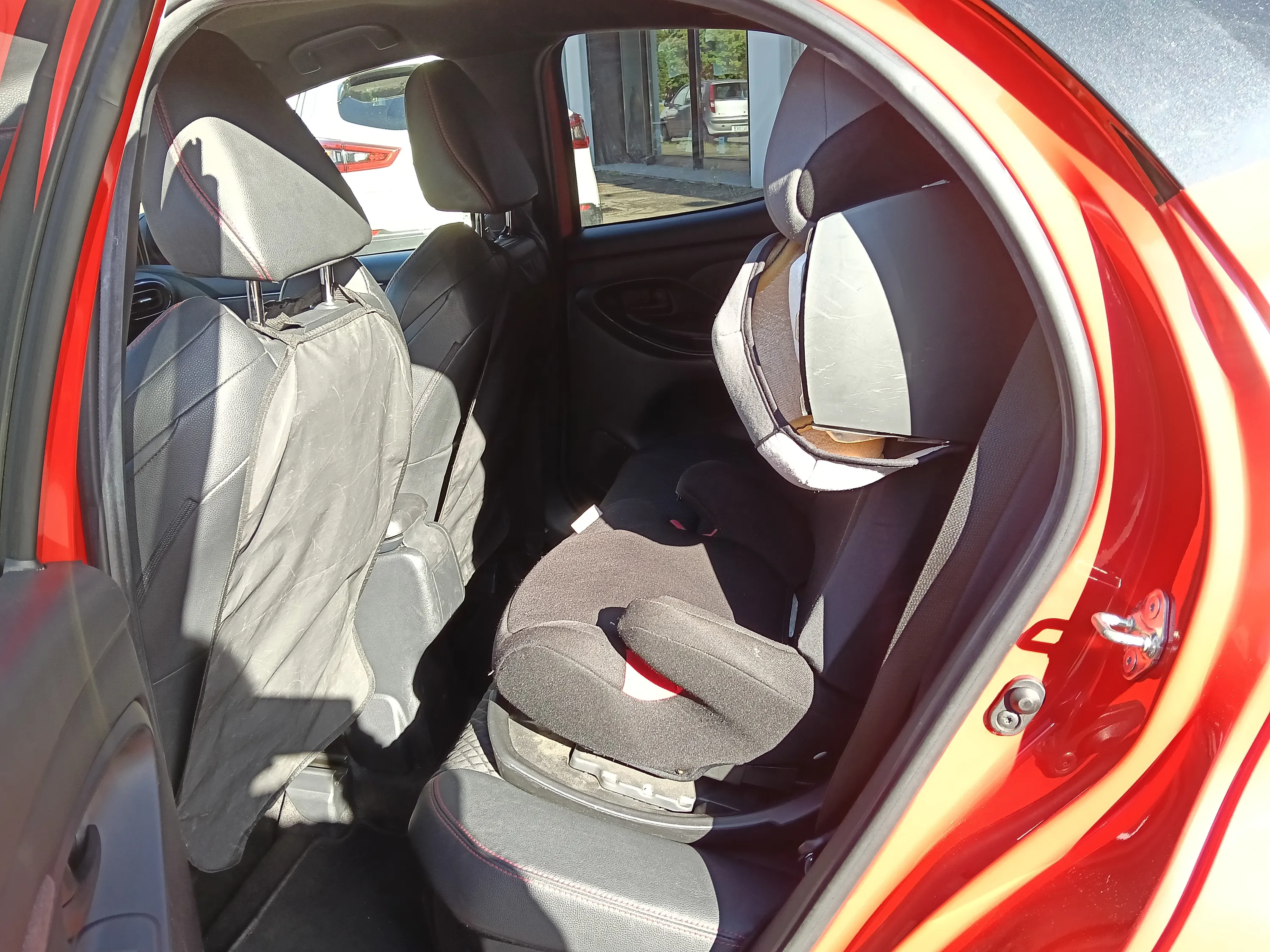 Toyota Yaris 1.5h Premiere 2020 — foto 7