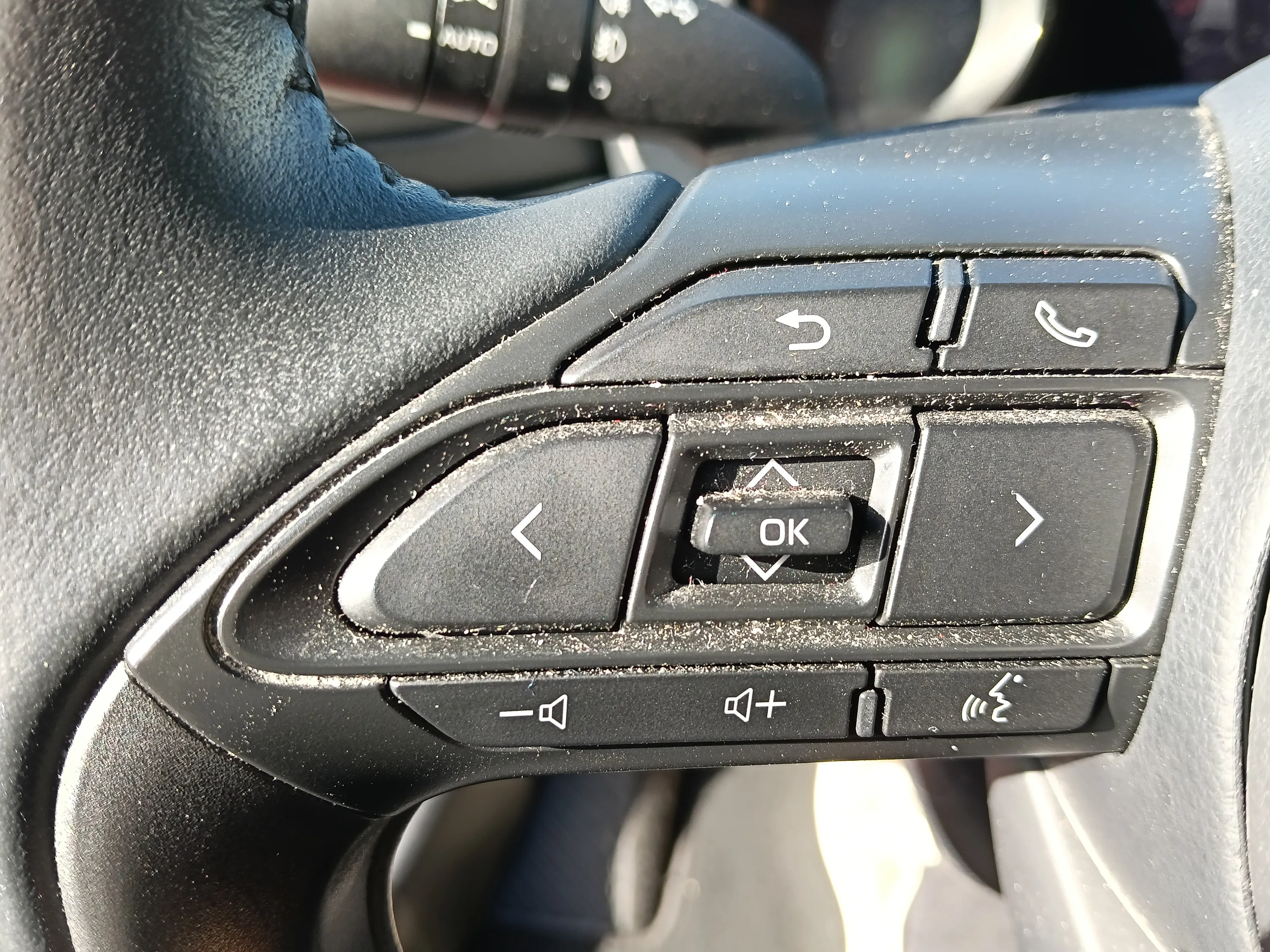 Toyota Yaris 1.5h Premiere 2020 — foto 16
