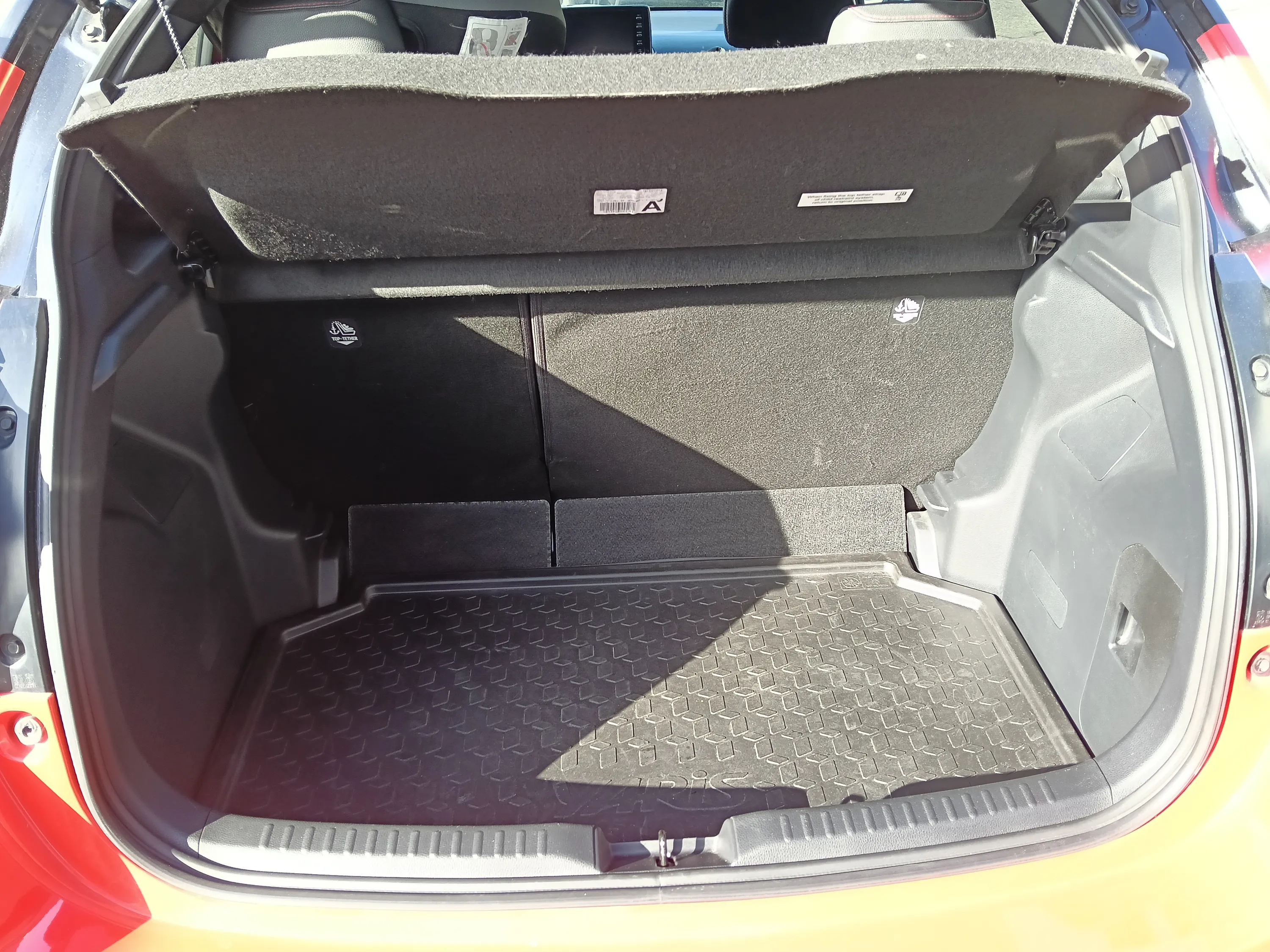 Toyota Yaris 1.5h Premiere 2020 — foto 21