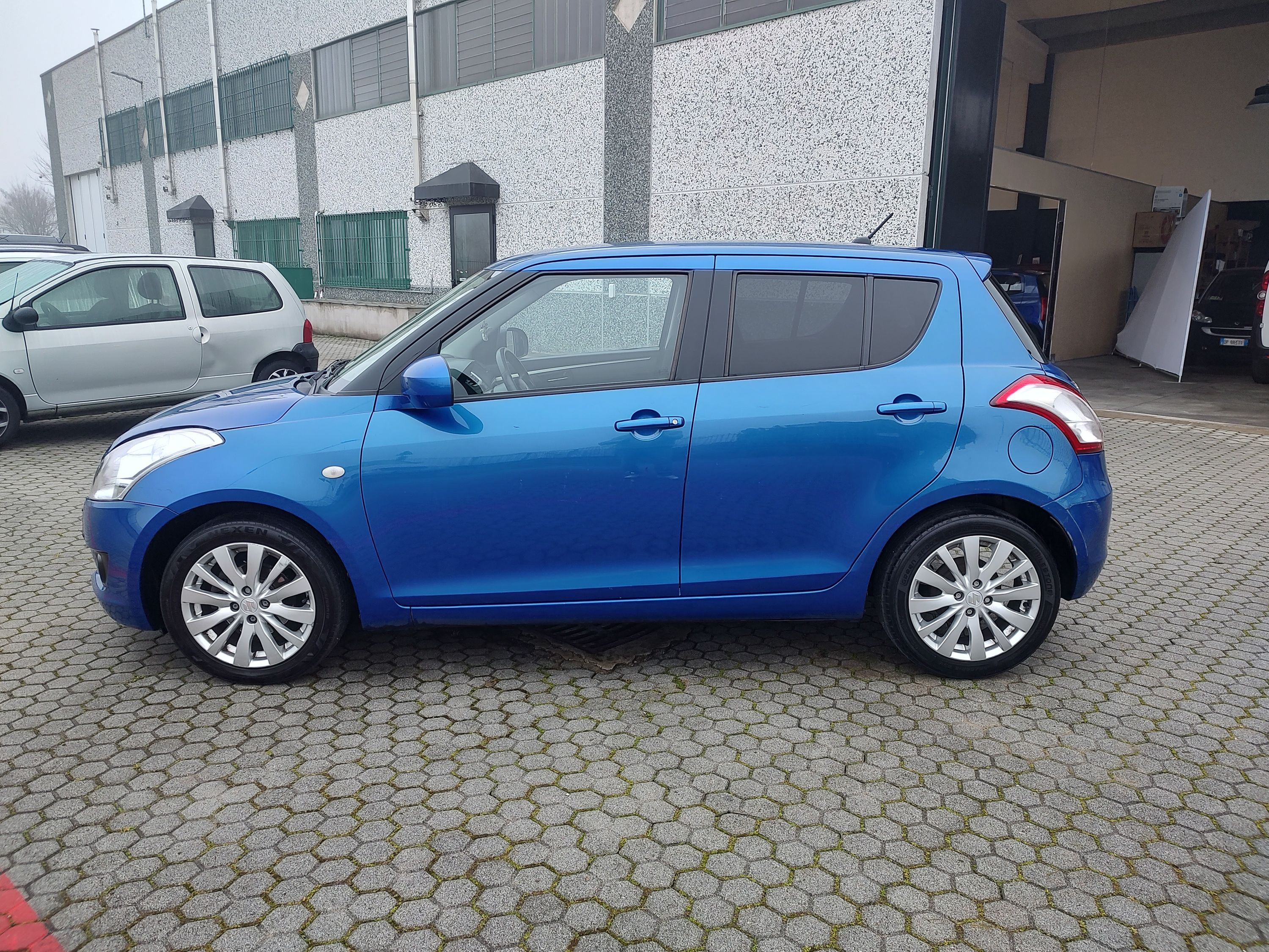Suzuki Swift 5p 1.2 vvt GL Style 2012 — foto 2