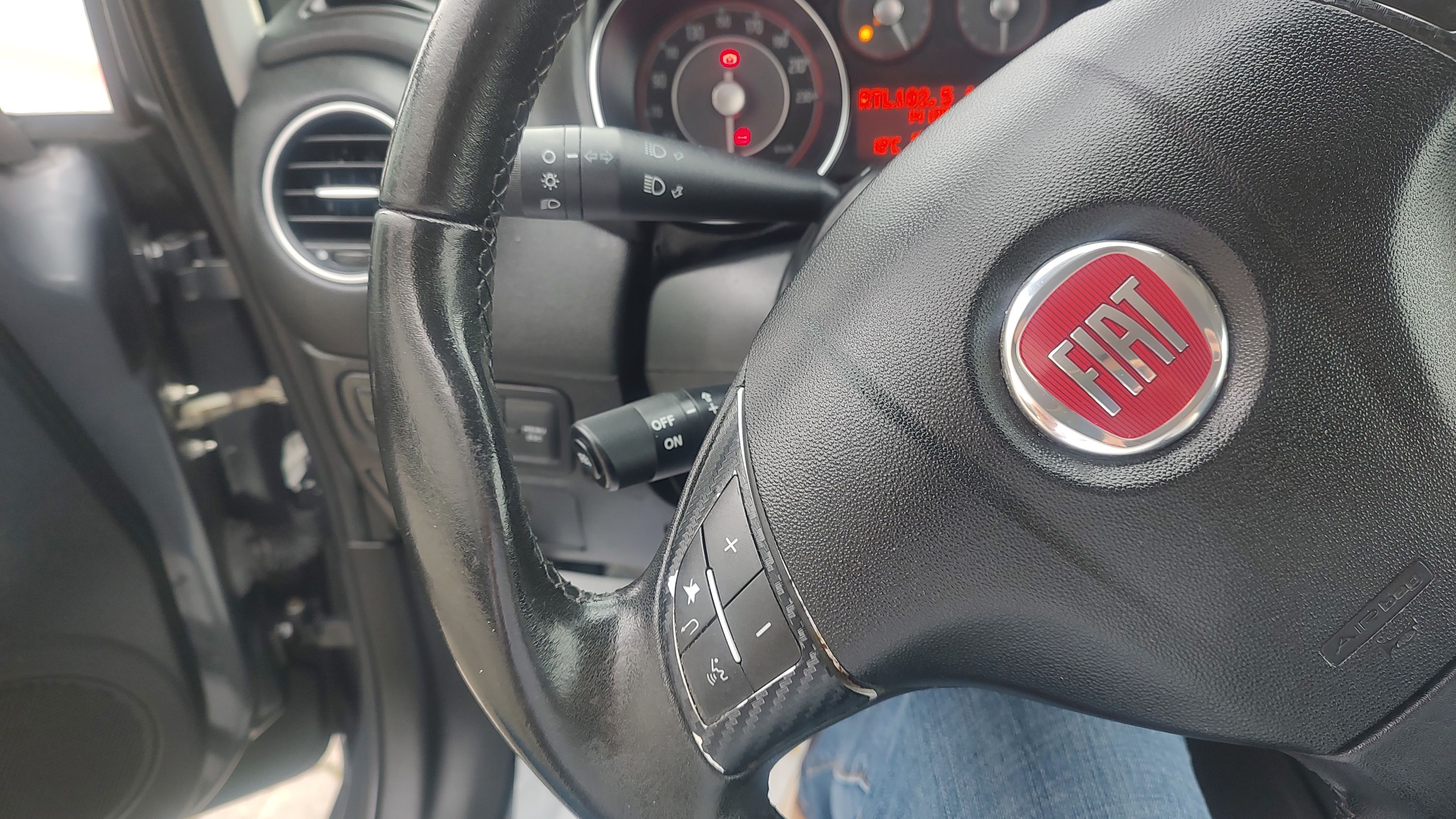 Fiat Punto 3p 1.4 Lounge s&s dualogic 2013 — foto 15