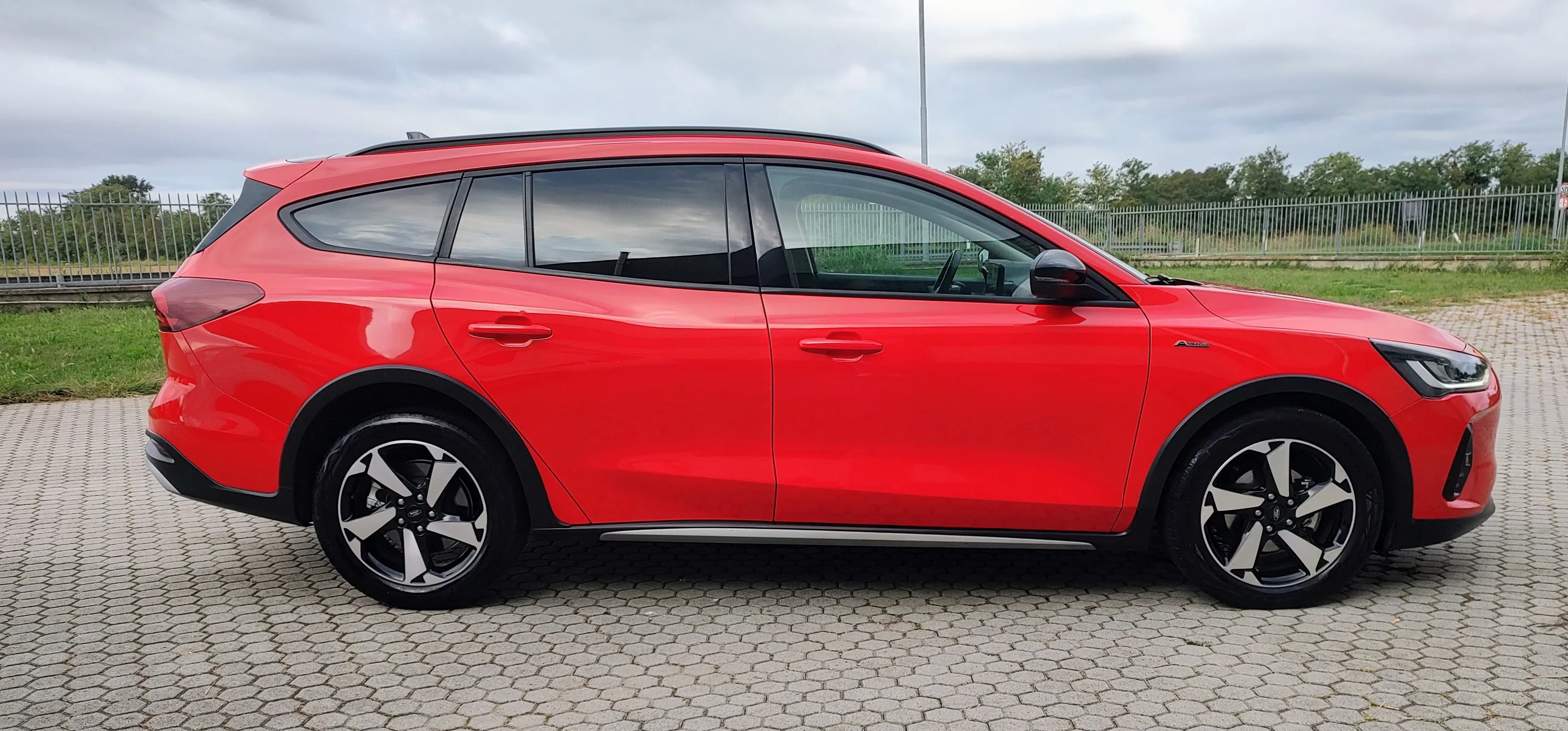 Ford Focus Active SW 1.0 ecoboost h Design 125cv 2024 — foto 6