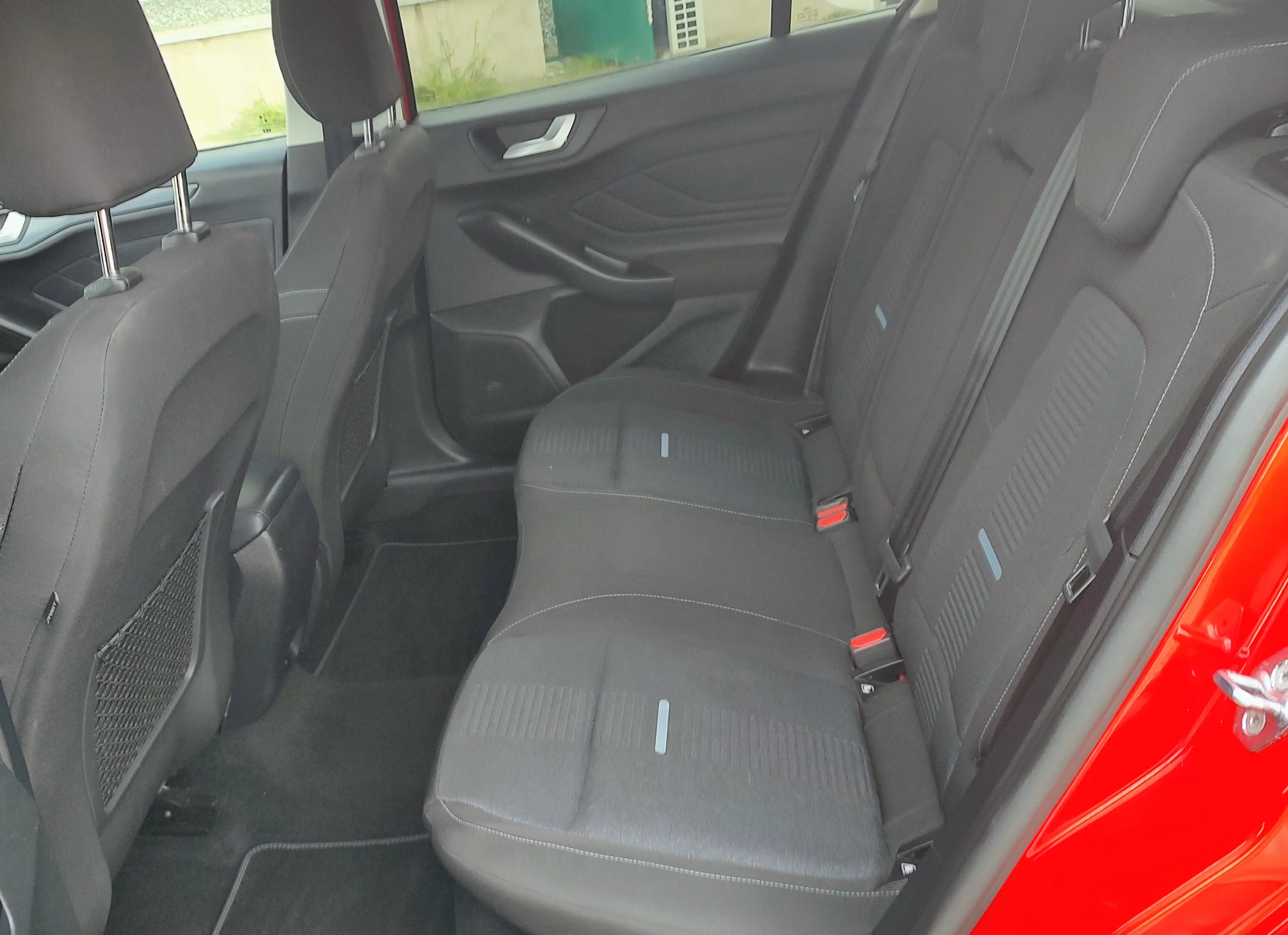 Ford Focus Active SW 1.0 ecoboost h Design 125cv 2024 — foto 10