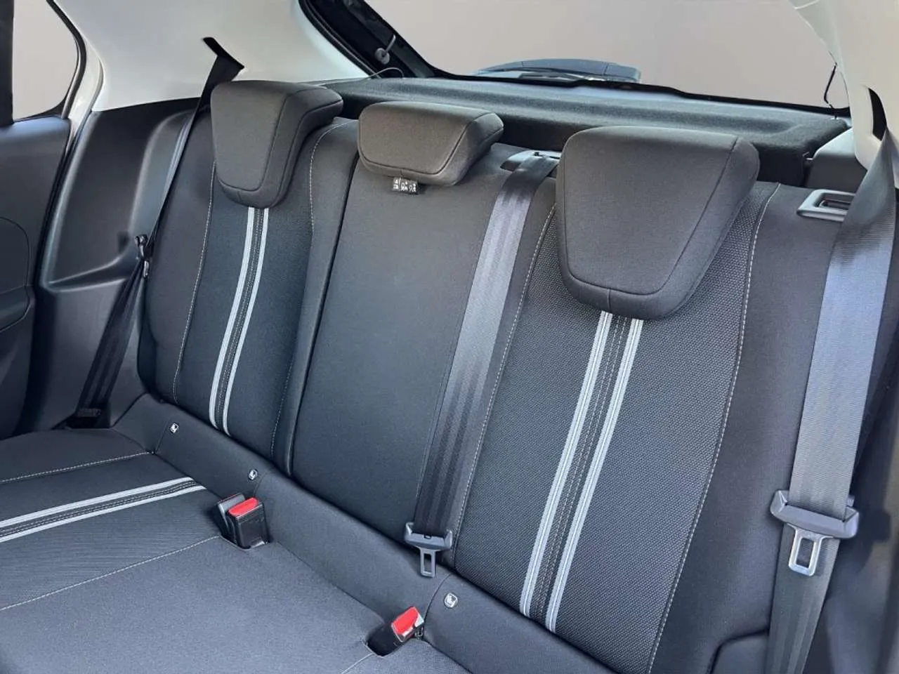 Opel Corsa 1.2 DESIGN E TECH 2022 — foto 8