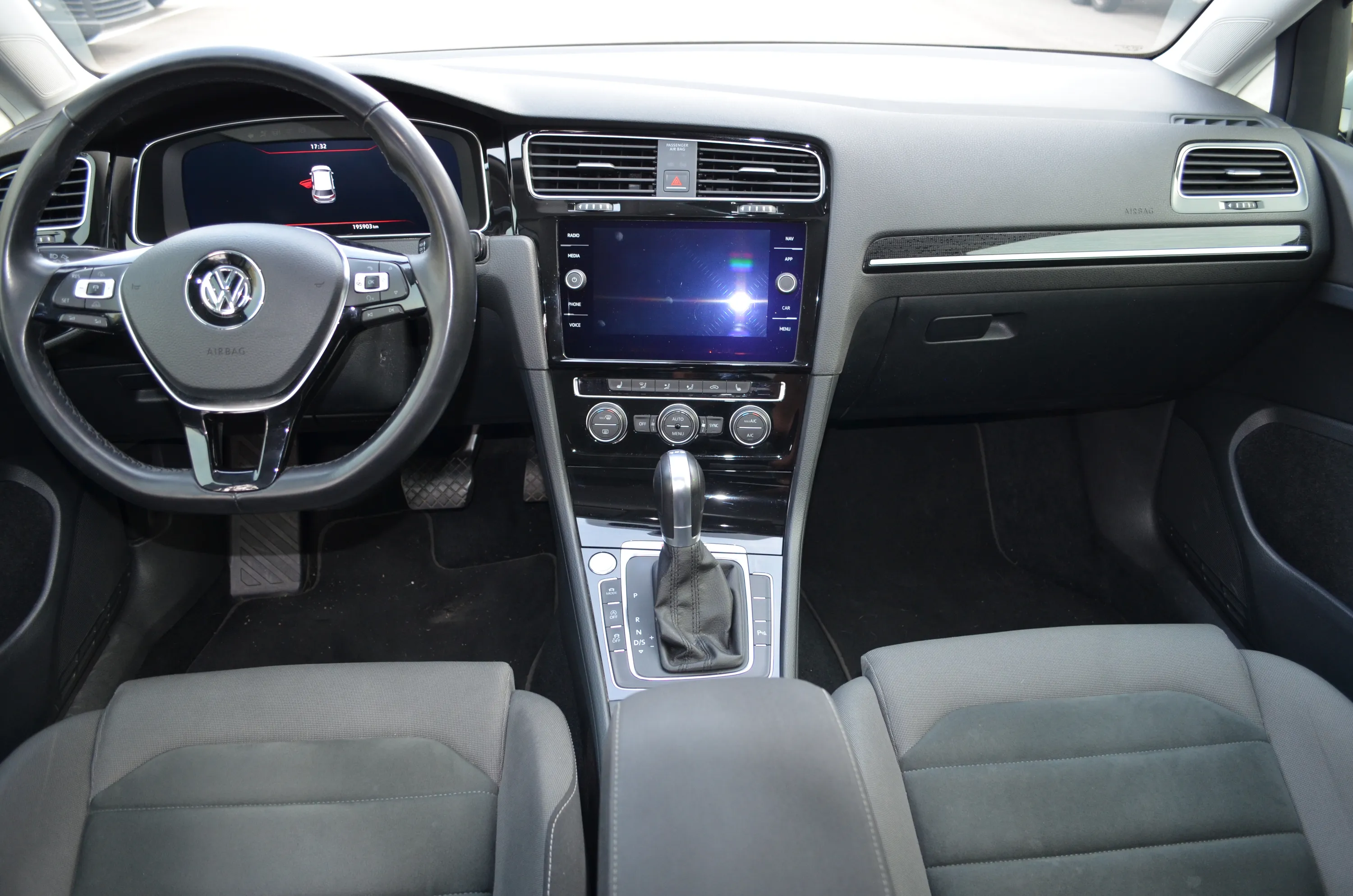 Volkswagen Golf 5p 2.0 tdi Highline 4motion 150cv dsg 2017 — foto 9