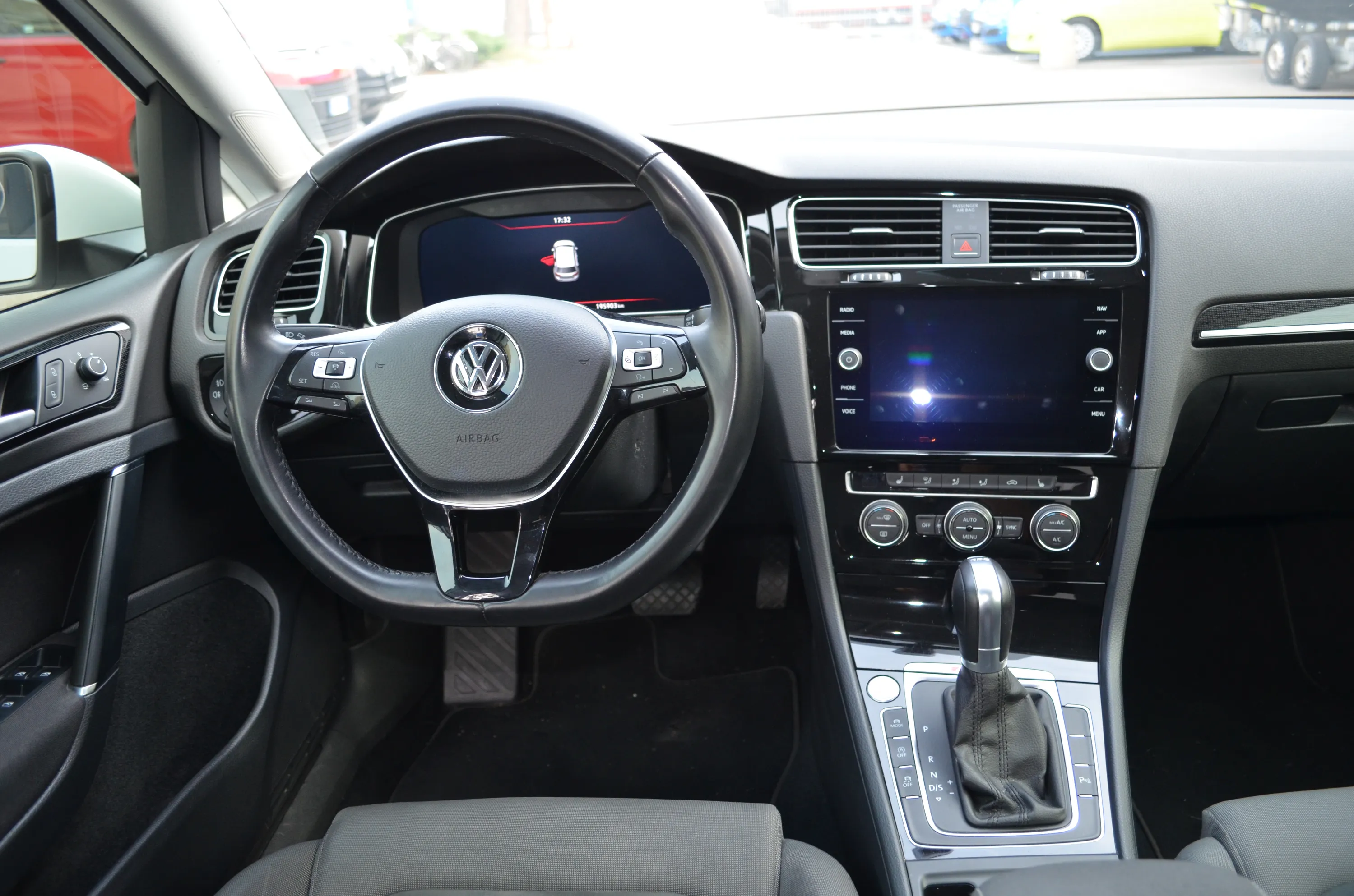 Volkswagen Golf 5p 2.0 tdi Highline 4motion 150cv dsg 2017 — foto 10