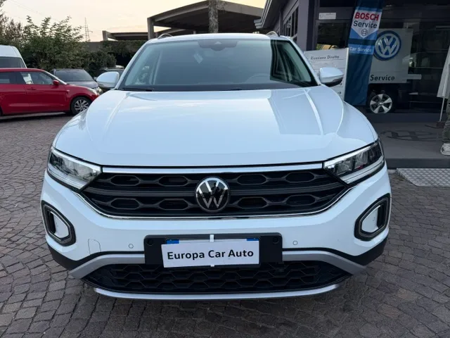 Volkswagen T-Roc 1.5 tsi Life dsg 2023 — foto 3