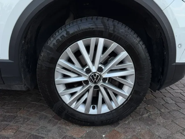 Volkswagen T-Roc 1.5 tsi Life dsg 2023 — foto 7