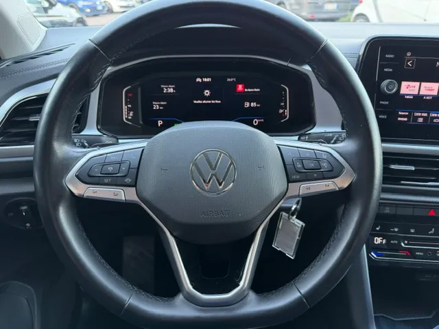 Volkswagen T-Roc 1.5 tsi Life dsg 2023 — foto 12
