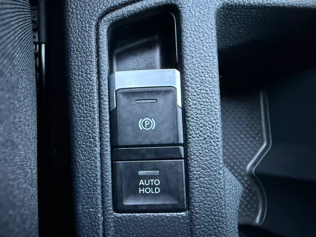 Volkswagen T-Roc 1.5 tsi Life dsg 2023 — foto 15