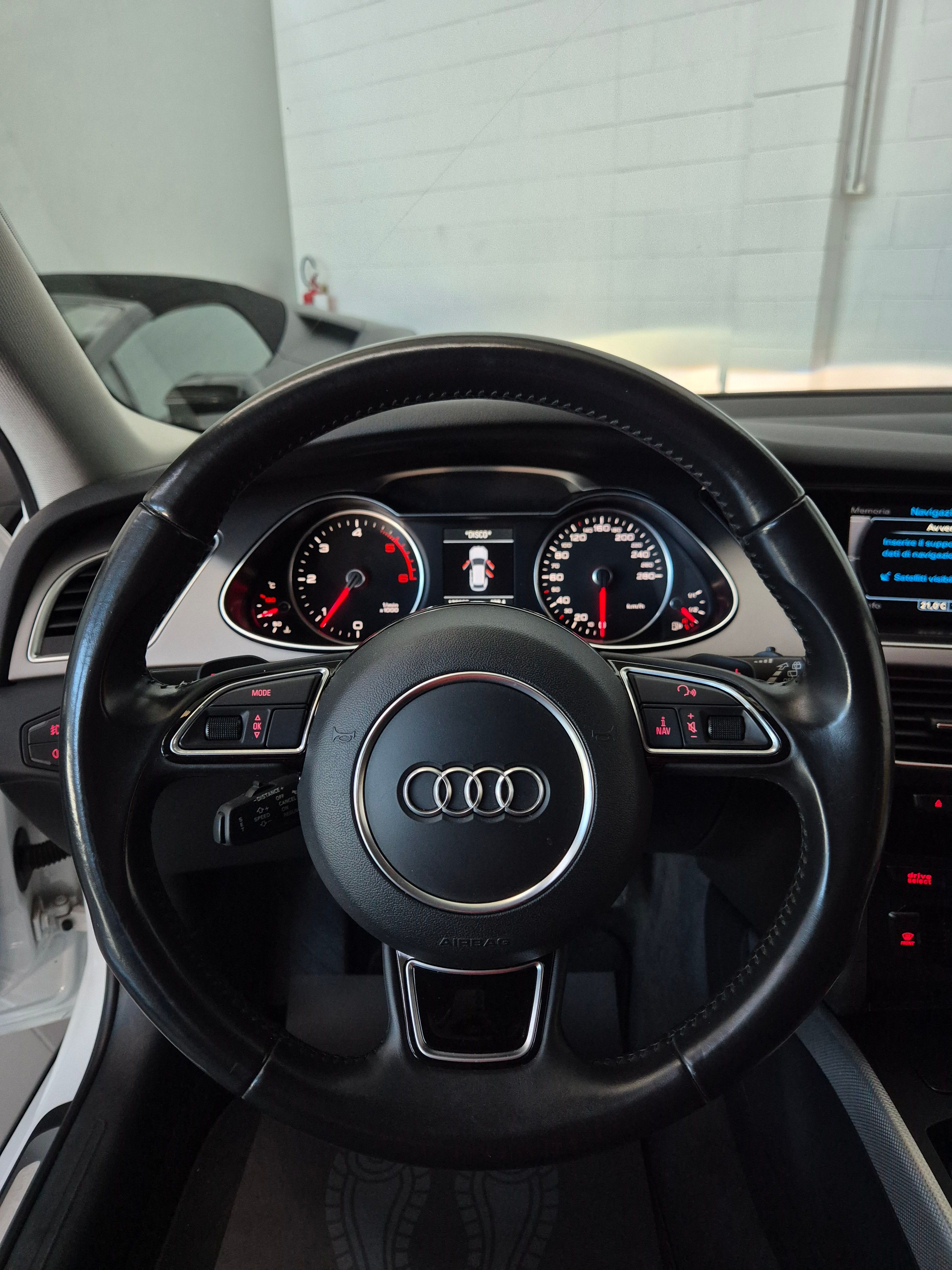Audi A4 Allroad quattro TDI 2.0d 190cv AUTOMATICA TAGLIANDI AUDI 2014 — foto 16