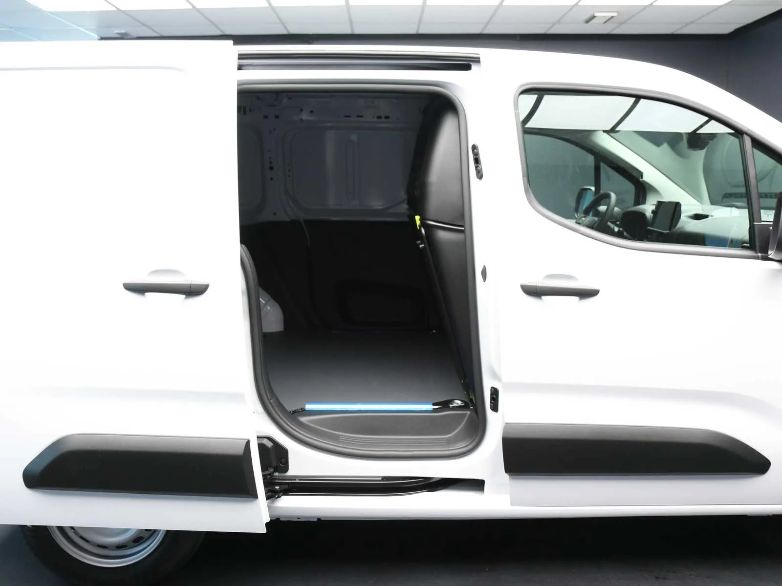 Citroen BERLINGO (3a Serie) 1.5 BlueHDi 100CV S&S VAN M 3 posti 2026 — foto 9