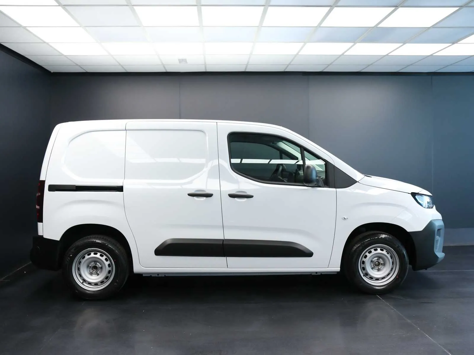 Citroen BERLINGO (3a Serie) 1.5 BlueHDi 100CV S&S VAN M 3 posti 2026 — foto 4