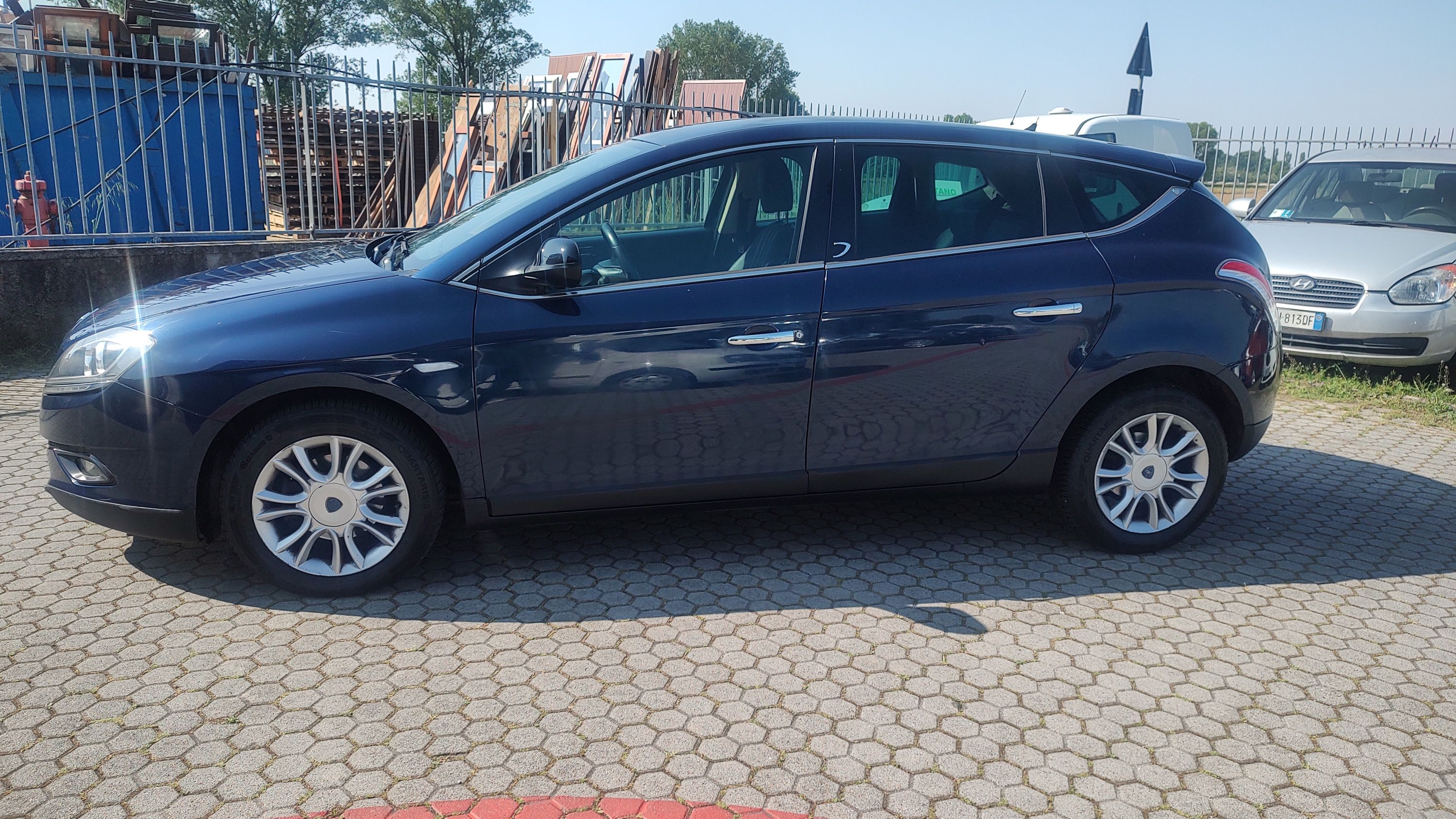 Lancia Delta 1.6 mjt Platino 120cv dpf 2009 — foto 2