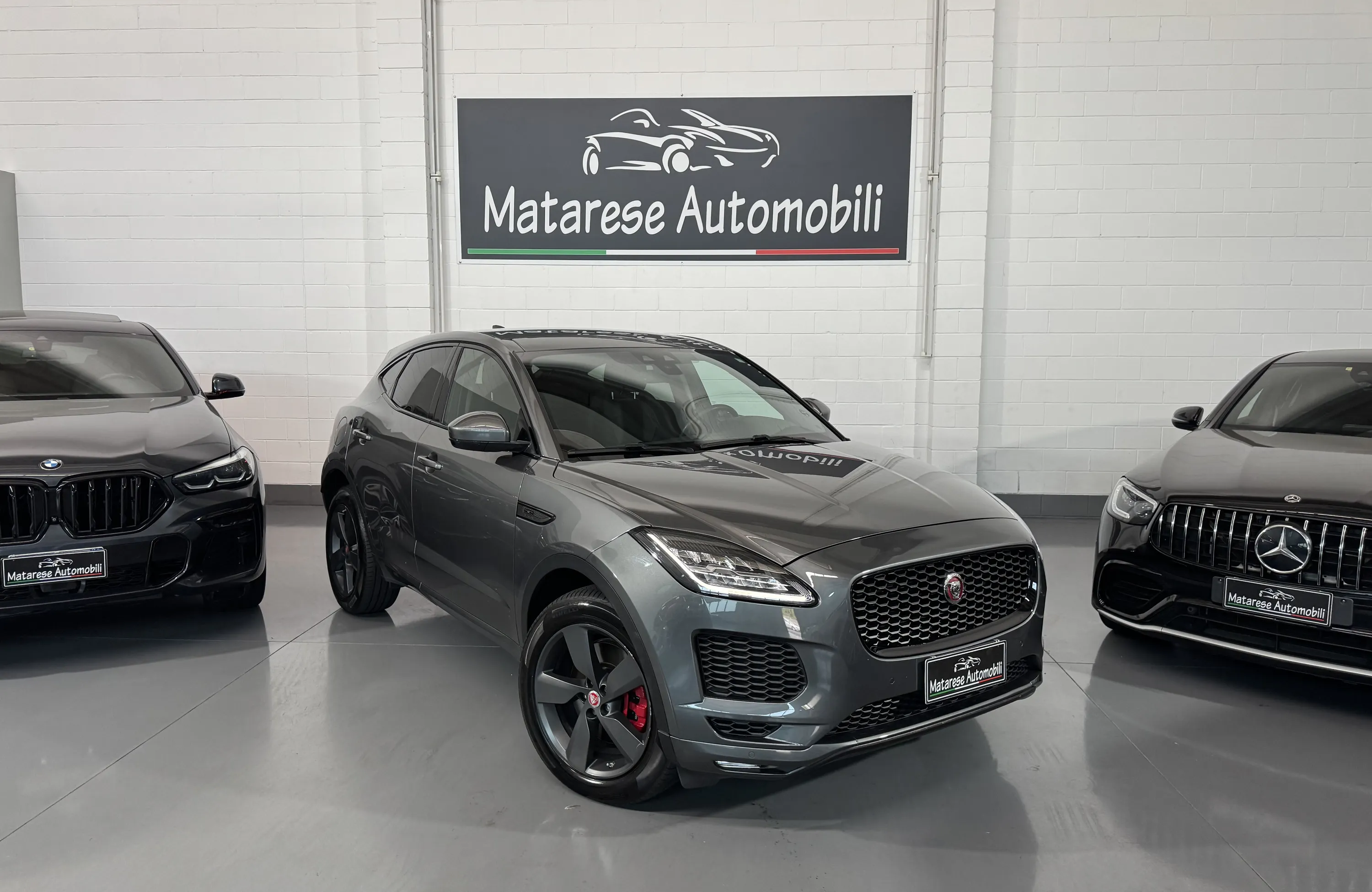 Jaguar E-Pace Chequered Flag D150 AWD 2.0cc 150cv Auto CarPlay 2020 — foto 4