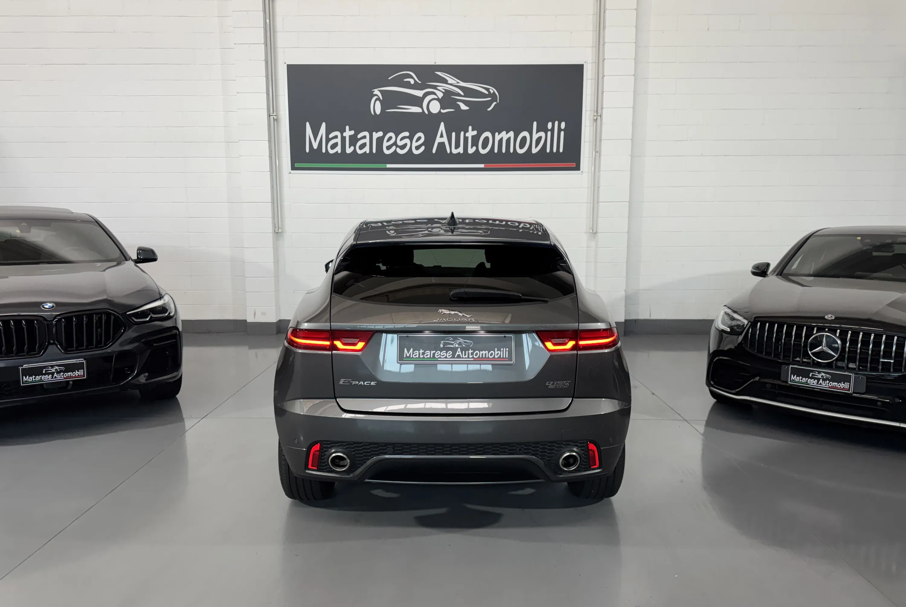 Jaguar E-Pace Chequered Flag D150 AWD 2.0cc 150cv Auto CarPlay 2020 — foto 5
