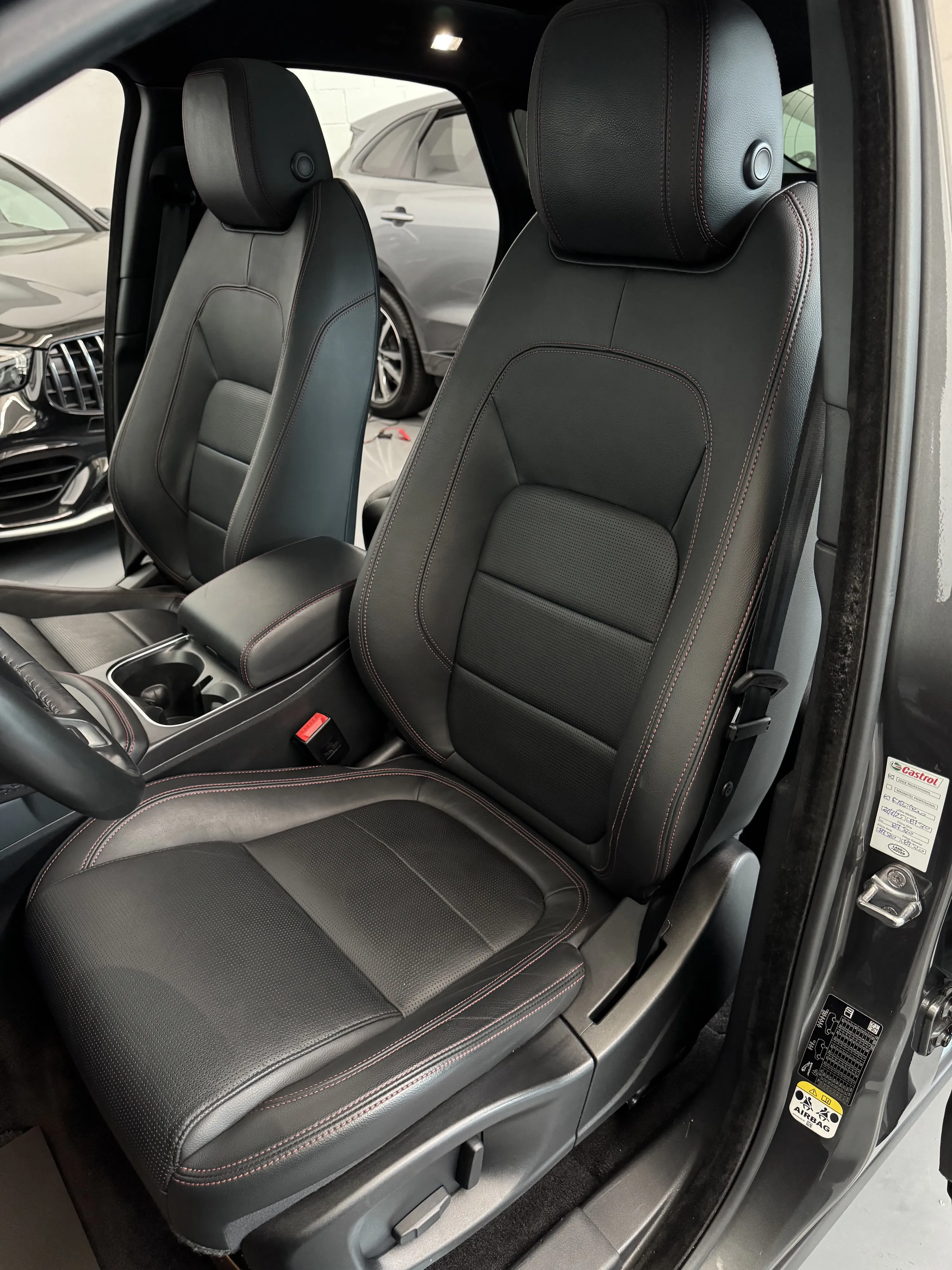 Jaguar E-Pace Chequered Flag D150 AWD 2.0cc 150cv Auto CarPlay 2020 — foto 8
