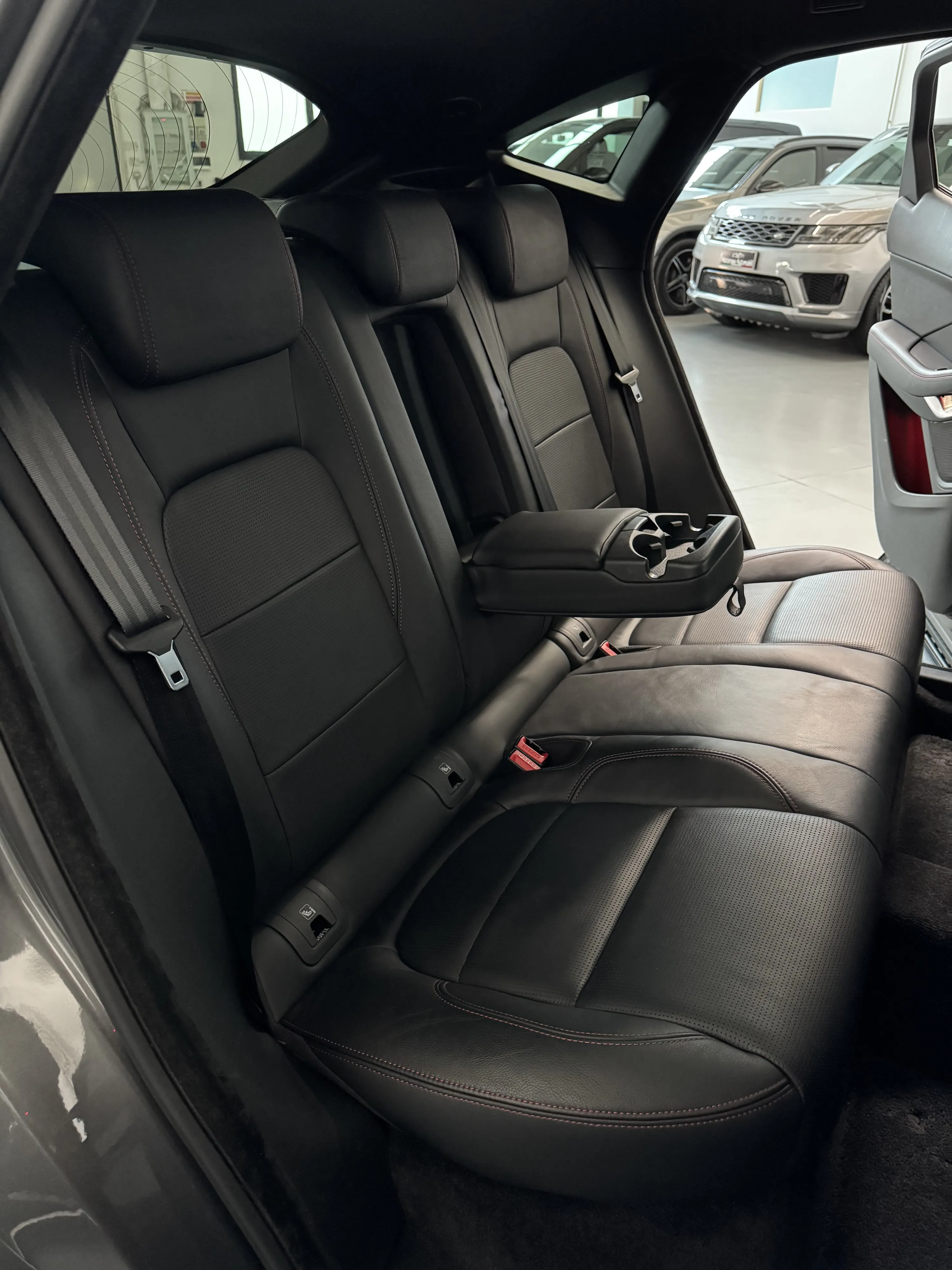 Jaguar E-Pace Chequered Flag D150 AWD 2.0cc 150cv Auto CarPlay 2020 — foto 10