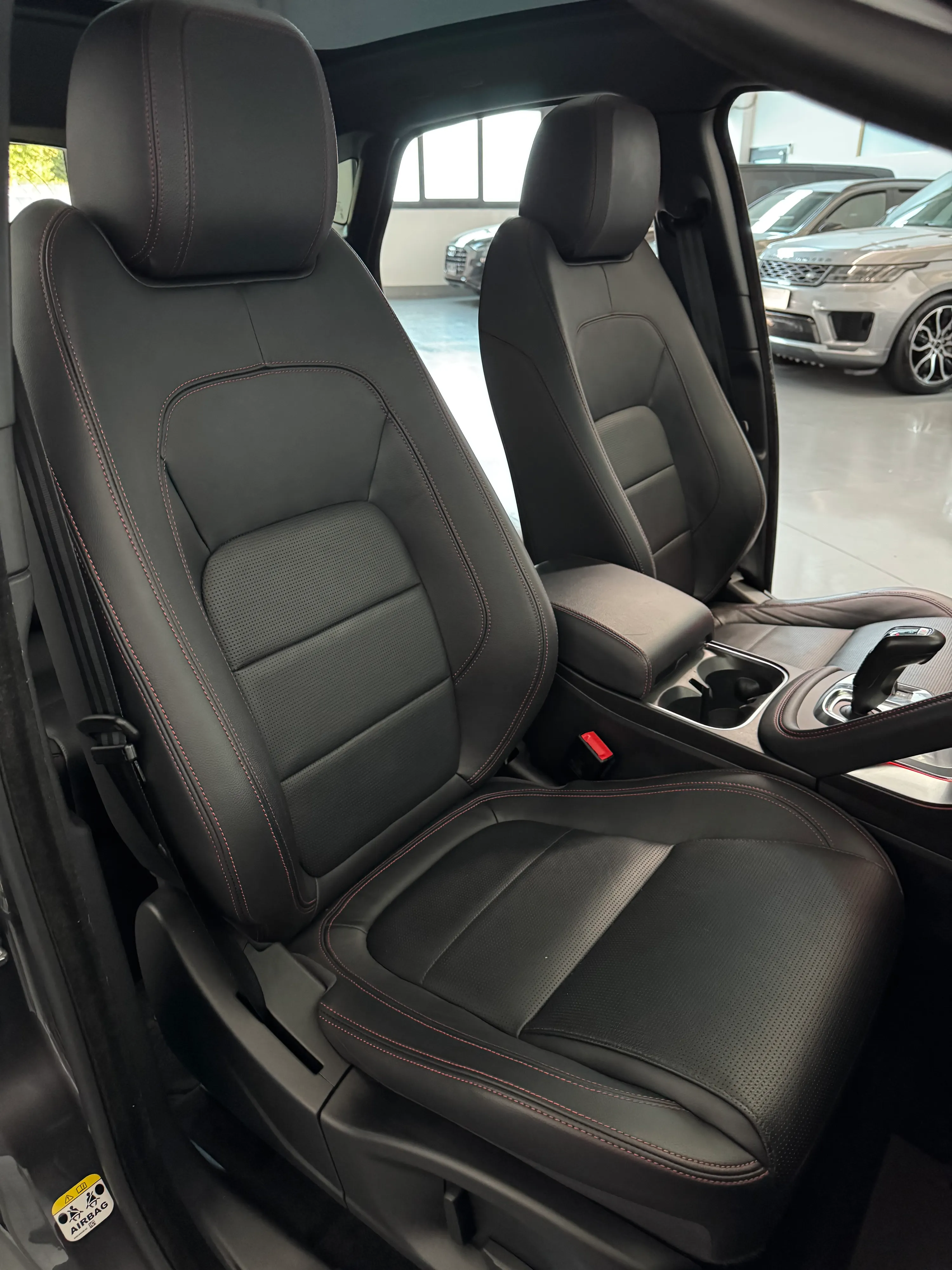 Jaguar E-Pace Chequered Flag D150 AWD 2.0cc 150cv Auto CarPlay 2020 — foto 11