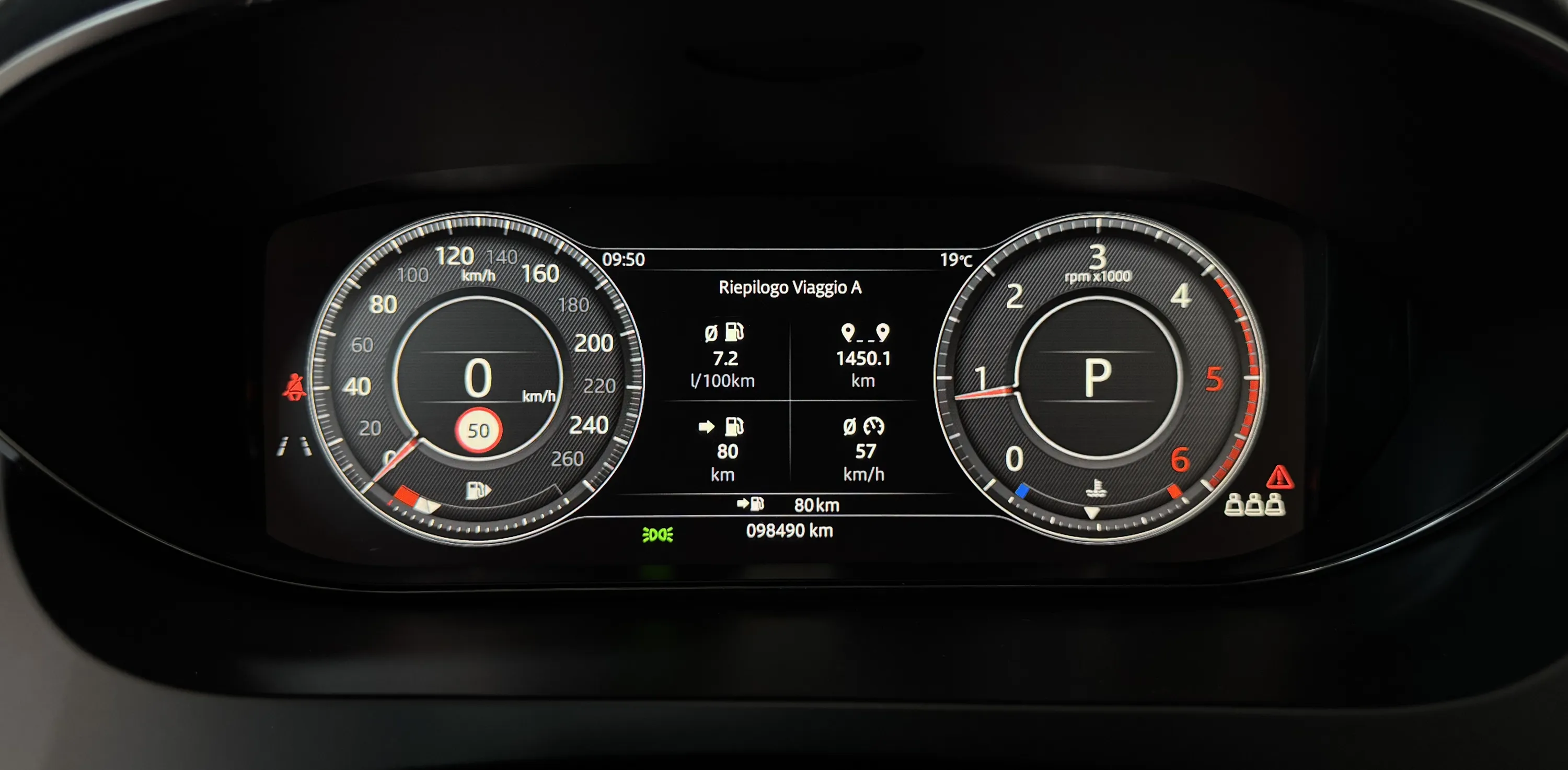 Jaguar E-Pace Chequered Flag D150 AWD 2.0cc 150cv Auto CarPlay 2020 — foto 15