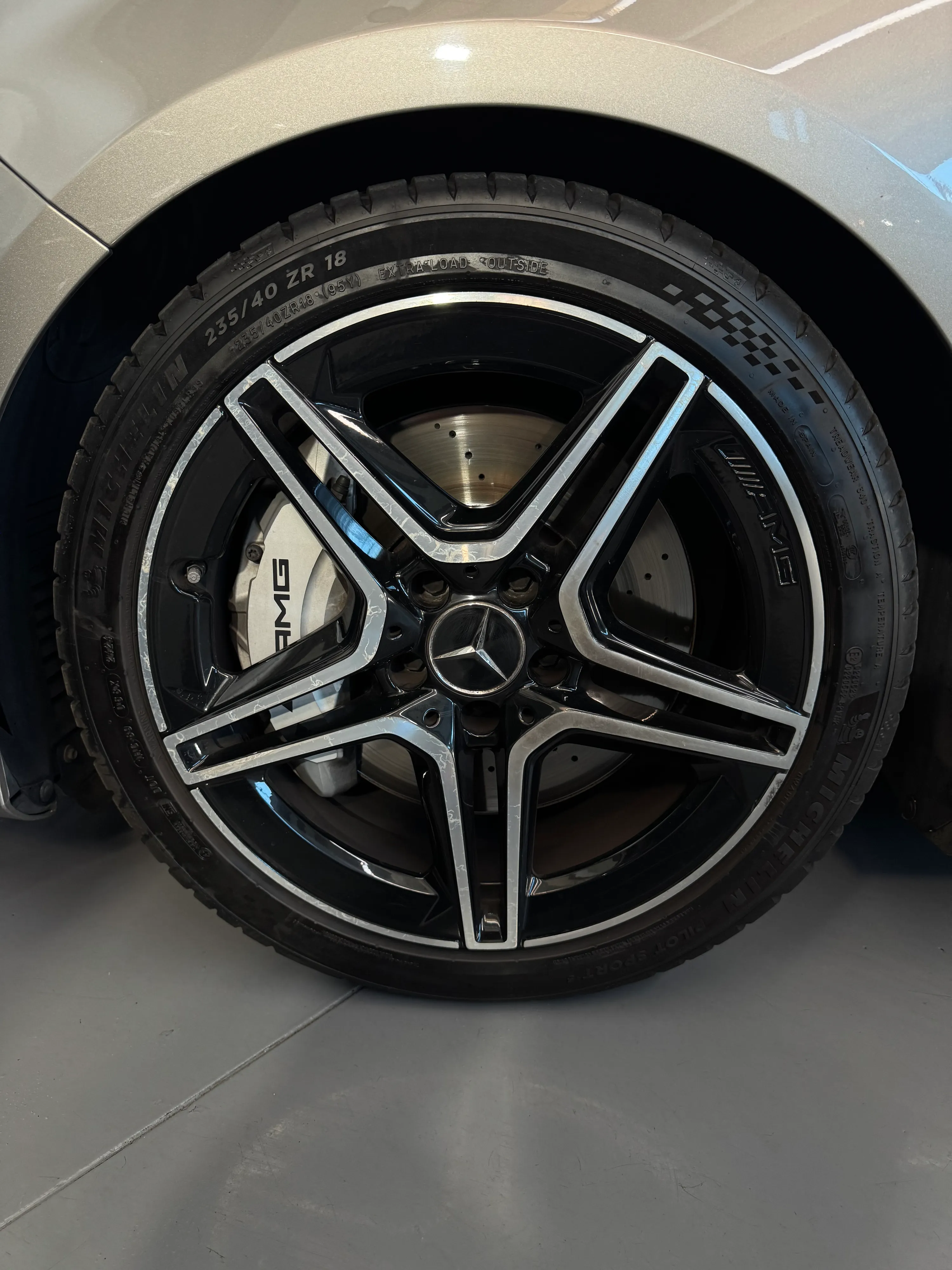 Mercedes a35 AMG Turbo 4Matic 2.0cc 306cv CarPlay Ambient Light Finanziabile 2019 — foto 8