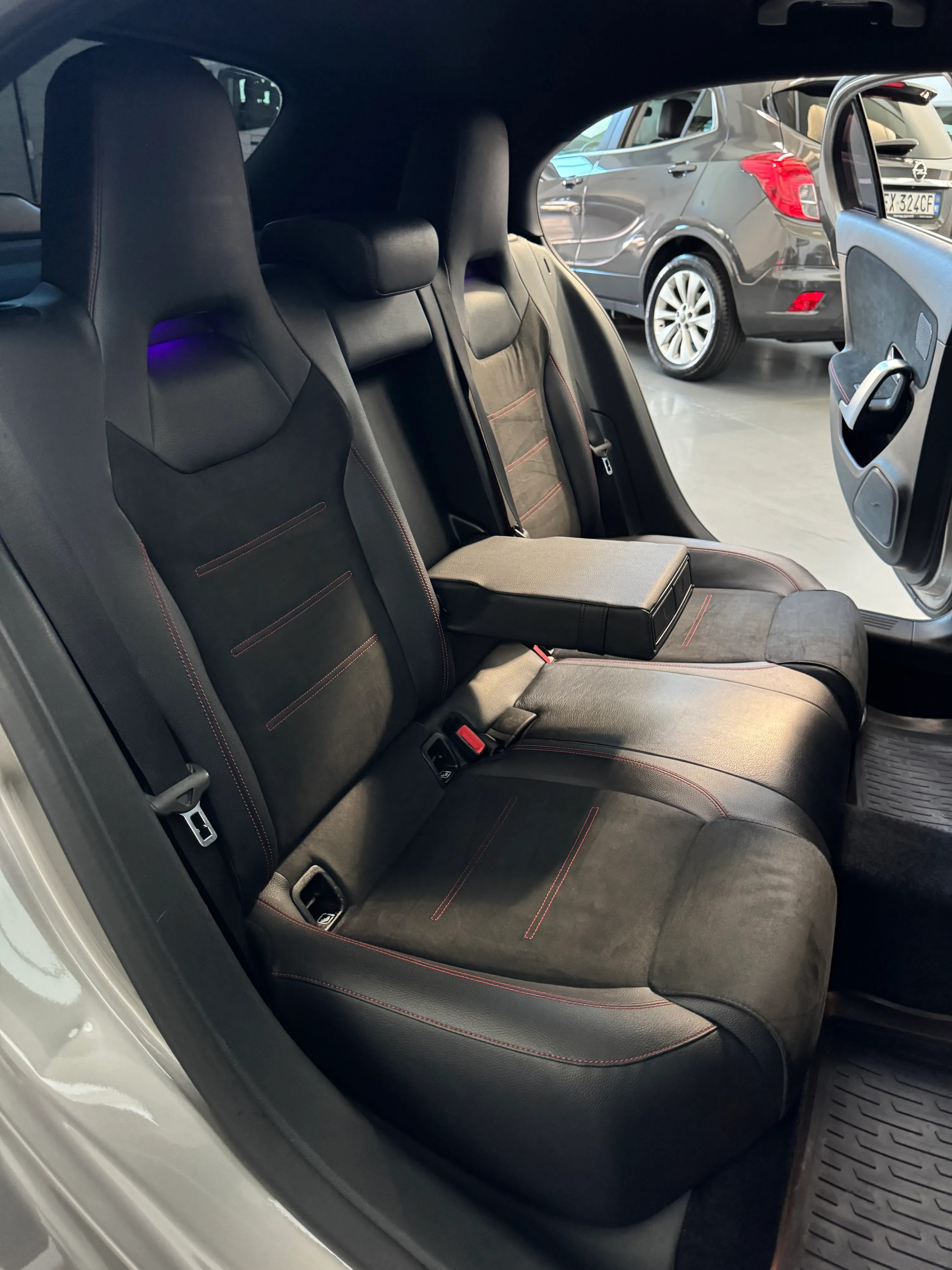 Mercedes a35 AMG Turbo 4Matic 2.0cc 306cv CarPlay Ambient Light Finanziabile 2019 — foto 12