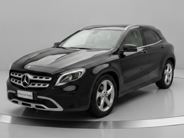 Mercedes GLA-X156 2017