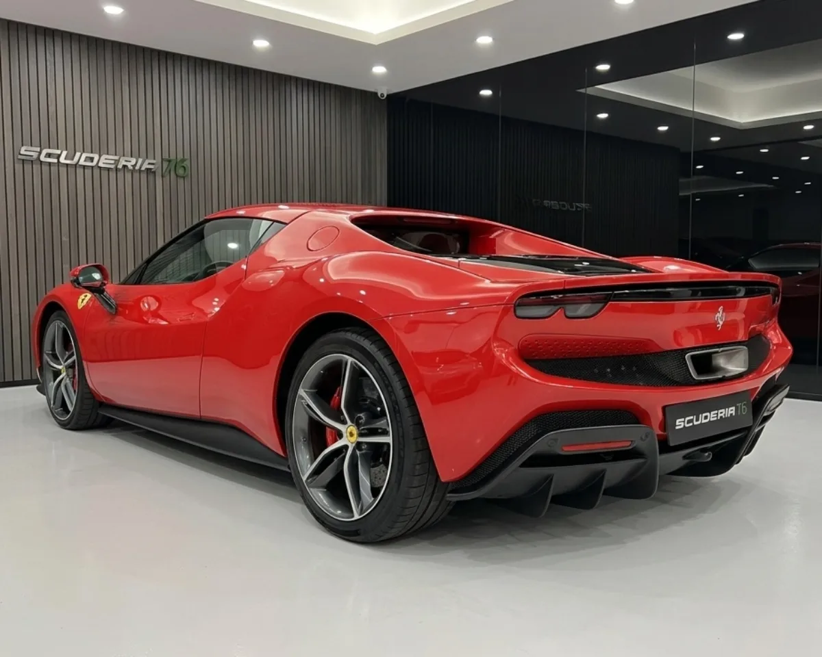 Ferrari 296 GTB 3.0 2024 — foto 2