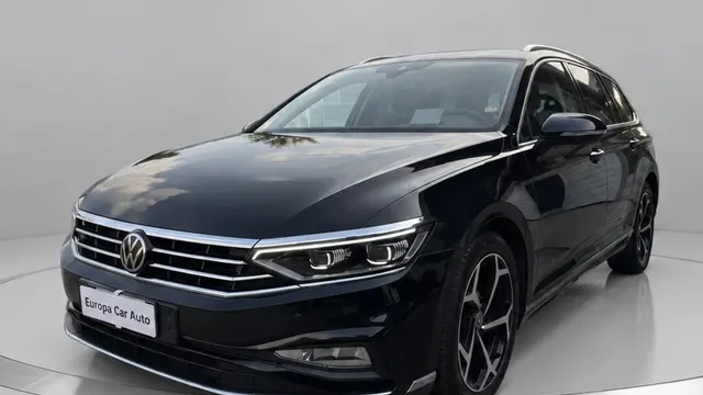 Volkswagen Passat Variant 2.0 tdi Executive 150cv dsg R-Line pack