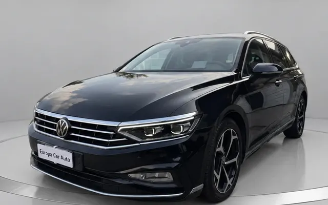 Volkswagen Passat Variant 2.0 tdi Executive 150cv dsg R-Line pack