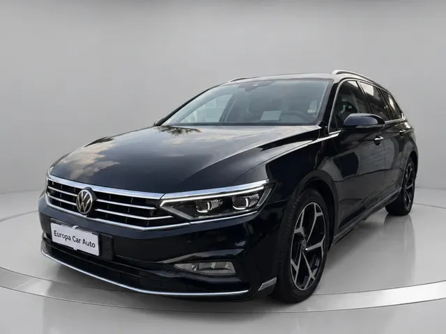 Volkswagen Passat Variant 2.0 tdi Executive 150cv dsg R-Line pack