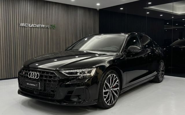 Audi A8 IV 2022