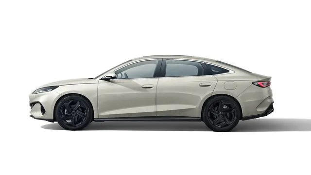 Byd Seal 6 DM-i 1.5 phev Boost — foto 2