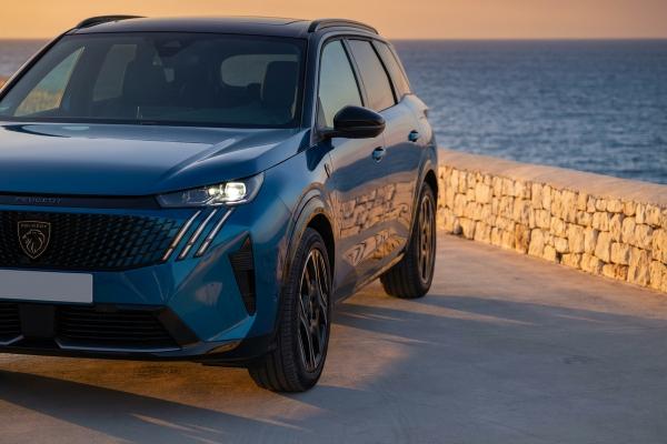 Peugeot 5008 1.2 hybrid Allure 145cv e-dcs6