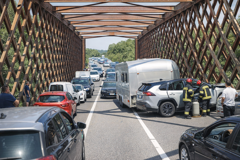 Incidenti sul ponte di Oleggio: disagi e sicurezza in primo piano