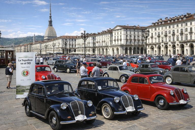 La FIAT 500 'Topolino' festeggia 90 anni: un viaggio tra storia e cultura a Torino