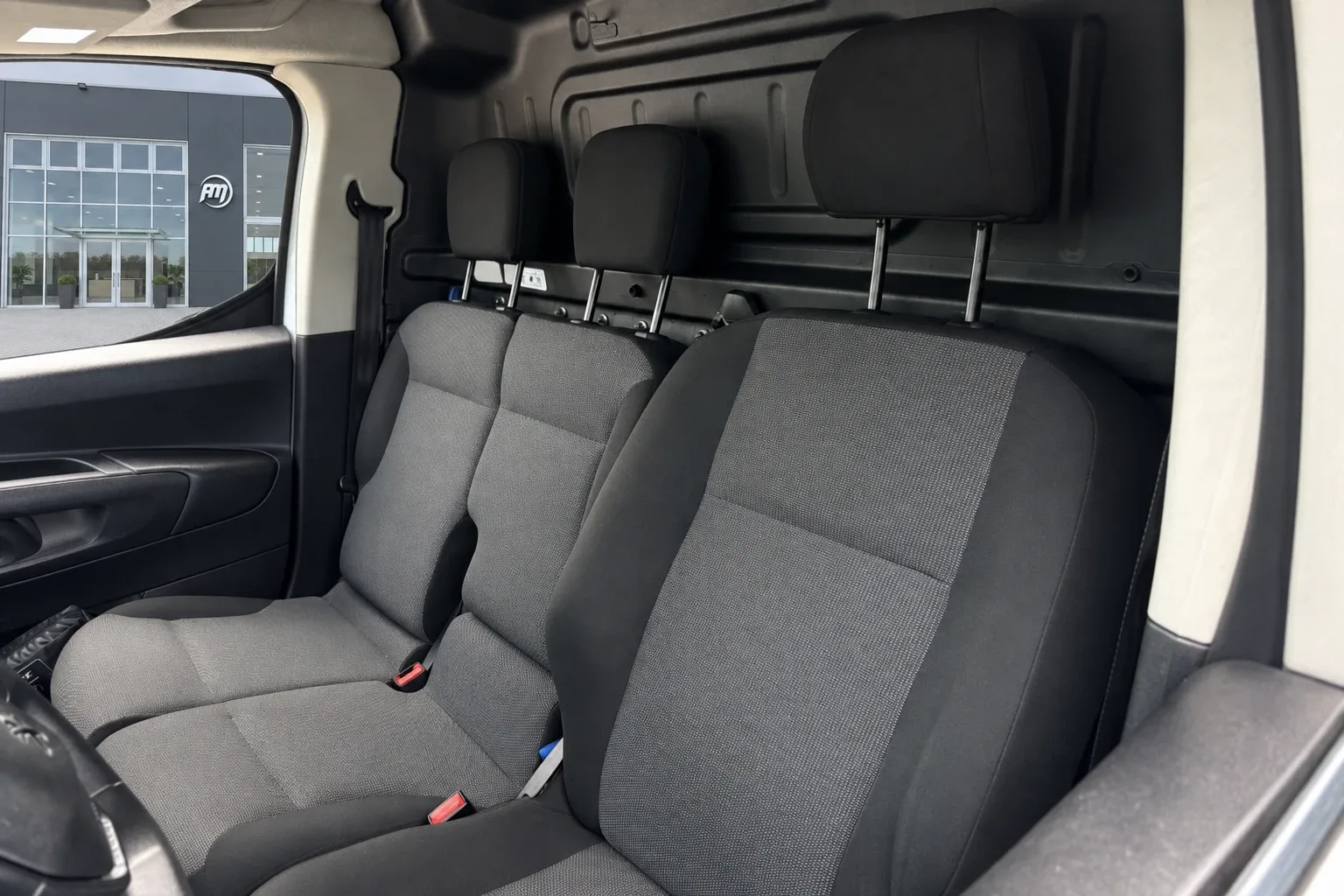 Peugeot Partner 1.5 diesel 3 posti allestito 2021 — foto 8