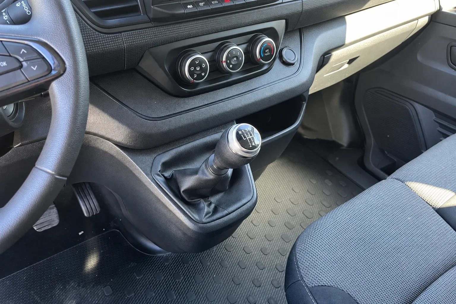 Renault Trafic L1H1 D CAB 6 POSTI AUTOCARRO 2024 — foto 13