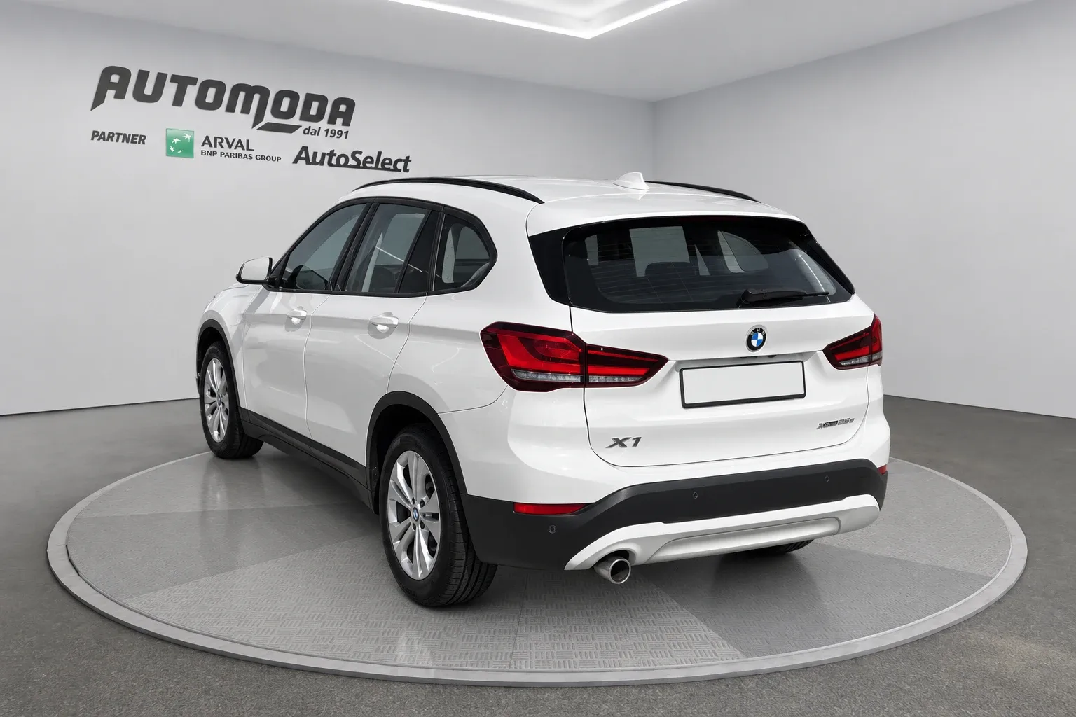 BMW X1 X Drive 25E Business Advantage automatico 2021 — foto 6
