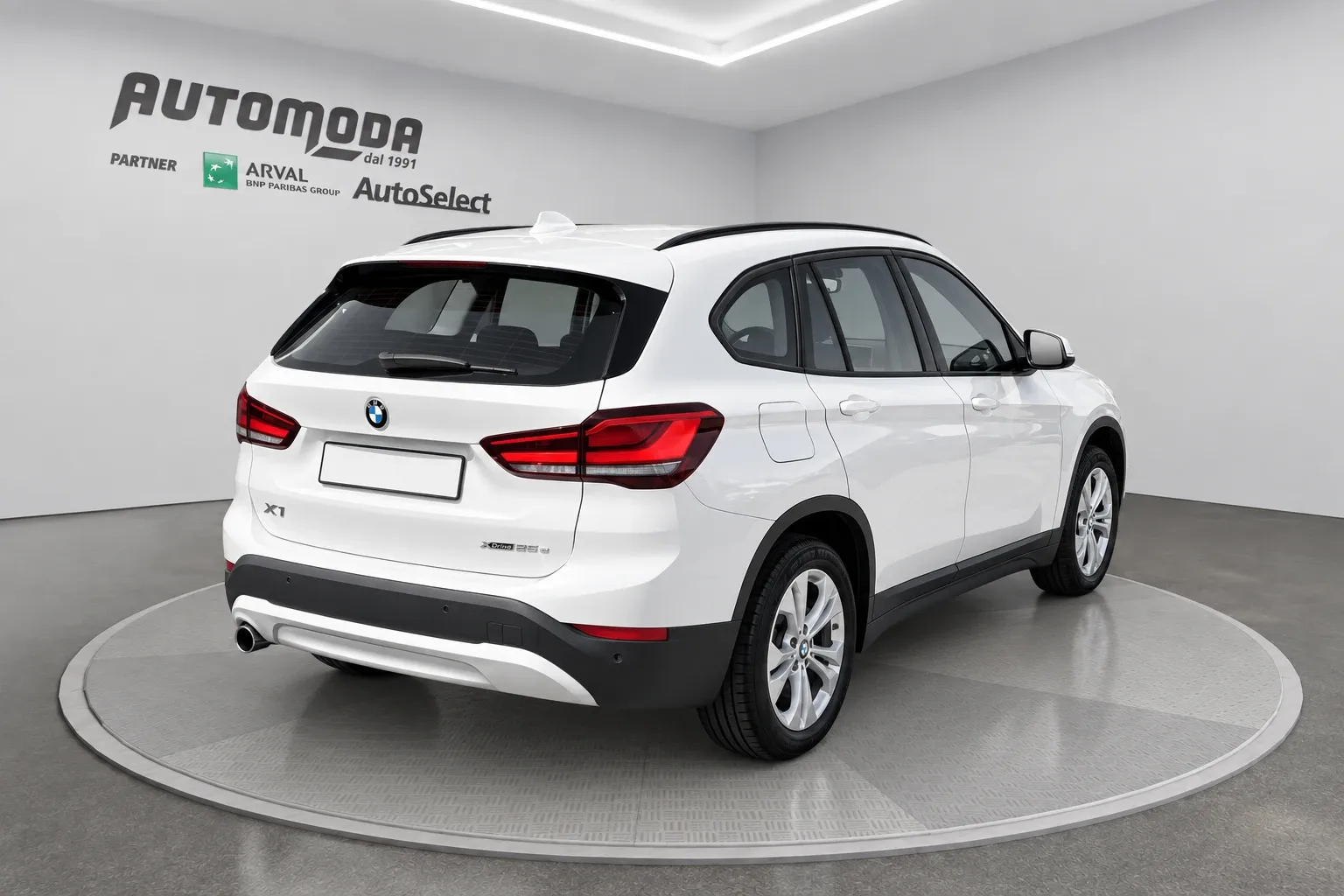 BMW X1 X Drive 25E Business Advantage automatico 2021 — foto 4