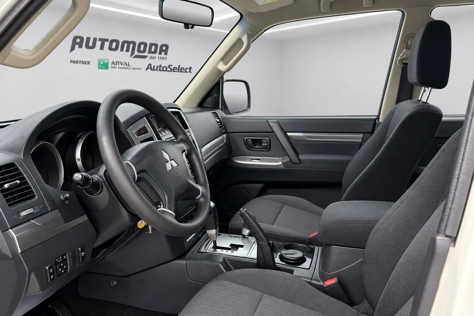 Mitsubishi Pajero 3.2 5p. 7 POSTI - GANCIO 2016 — foto 13