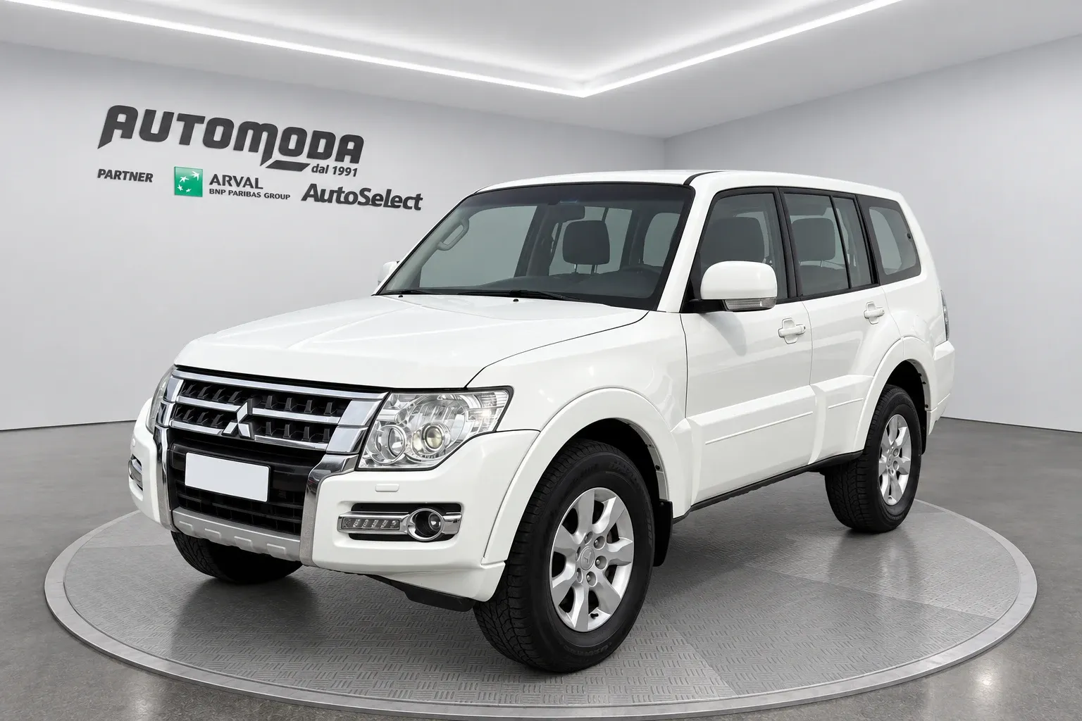 Mitsubishi Pajero 3.2 5p. 7 POSTI - GANCIO