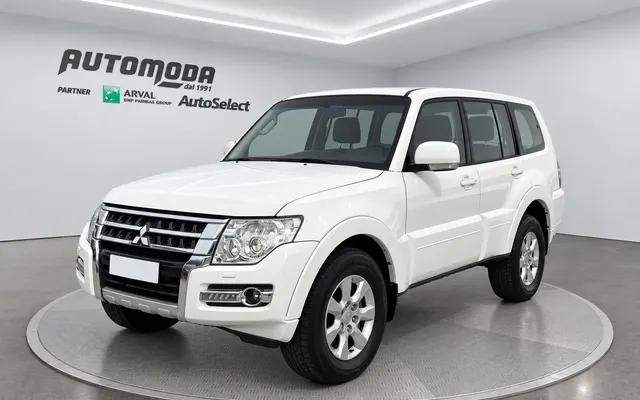 Mitsubishi Pajero 3.2 5p. 7 POSTI - GANCIO